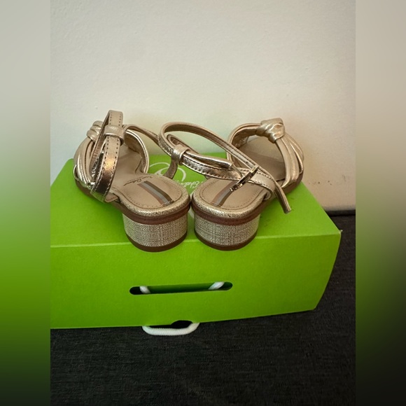 NIB! Sam Edelman Girls gold small heels- size 13 - Picture 3 of 7